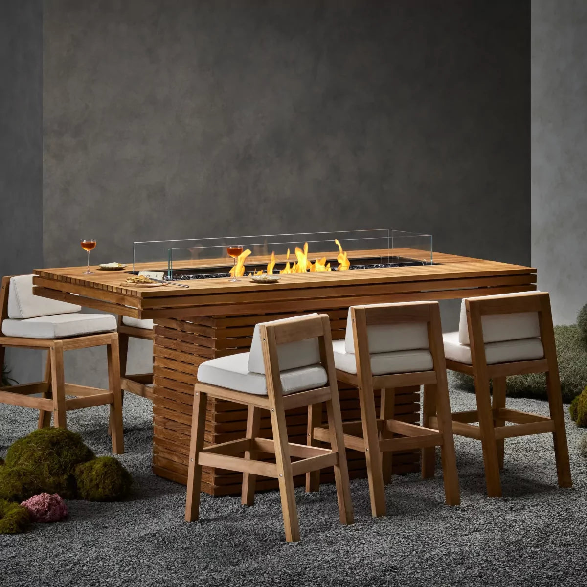 EcoSmart Fire Gin 90 Bar fire table outdoor setting