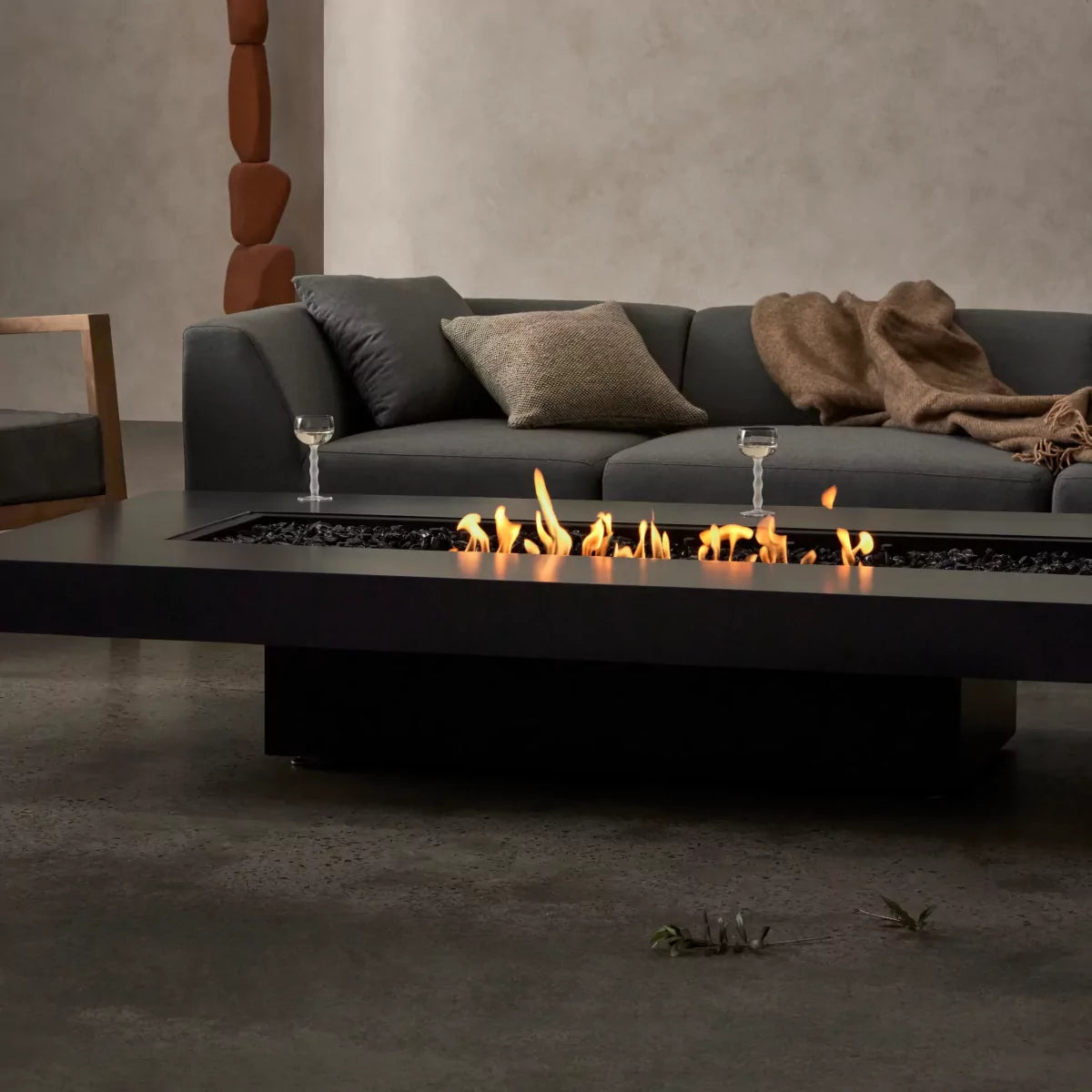 EcoSmart Fire Gin 90 Low fire table outdoor lifestyle